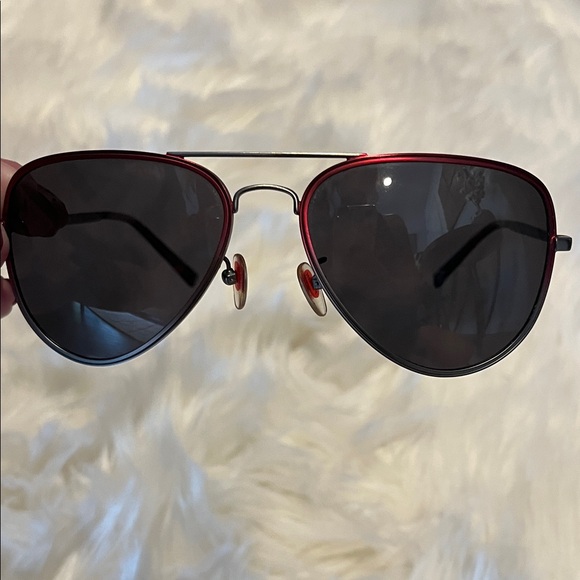 Chic Purple and Black Aviator Sunglasses - Picture 1 of 3
